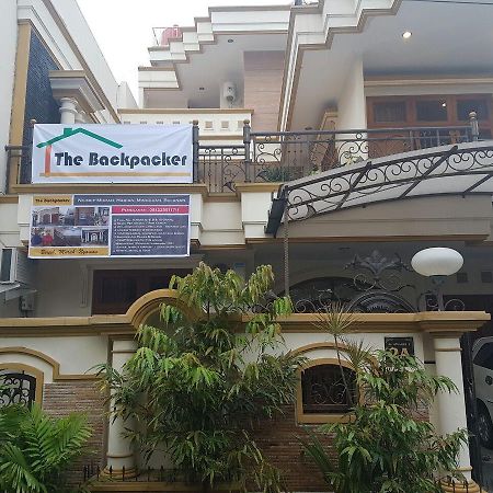 The Backpacker Semarang Hostel Bagian luar foto